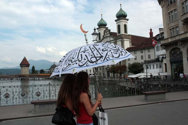 “European Rescue Umbrella” by Wamidh Al-Ameri - Magazine | Islamic Arts